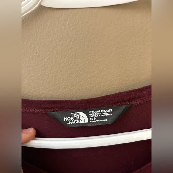 The north face top - Picture 2 of 4